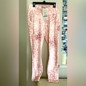 Fabletics Oasis High-Waisted Pocket 7/8 Leggings